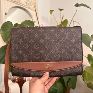 90’s Louis Vuitton Classic Monogram 3 way Crossbody Bag/ clutch and shoulder bag